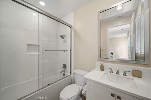 Bath - 81 Pelican Ln, Irvine, CA 92618 photo 1 of 3