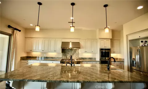 Kitchen - 41907 Arbor Glen Dr, Temecula, CA 92592 photo 3 of 7