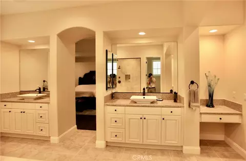 Bath - 41907 Arbor Glen Dr, Temecula, CA 92592 photo 3 of 4