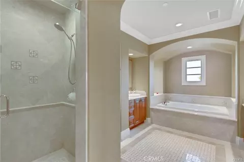 Bath - 21 Ridgeview, Irvine, CA 92603 photo 4 of 8