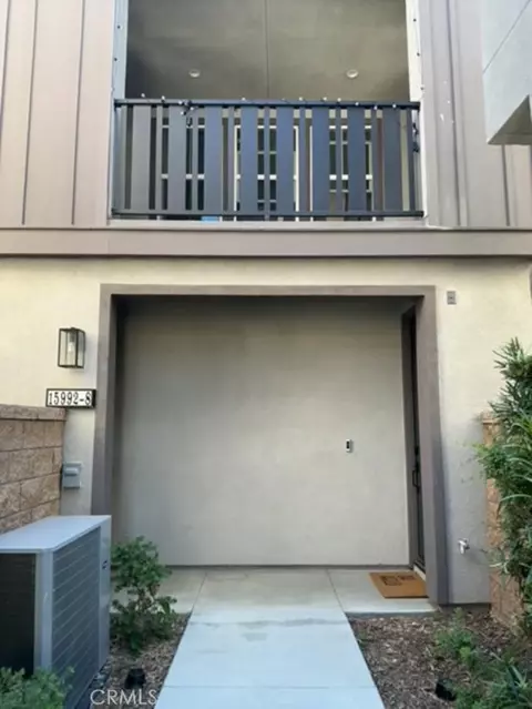 15992 Jaime Ln #8, Fontana, CA 92336