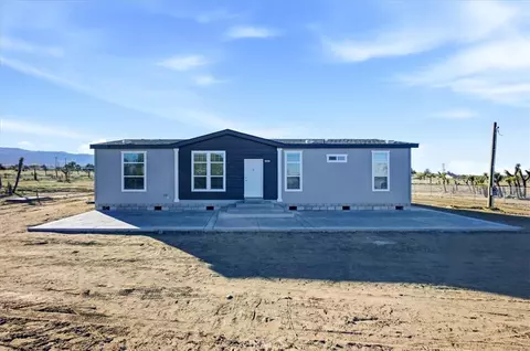 12012 Lager Rd, Phelan, CA 92371