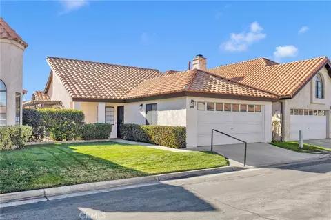 19265 Pine Way, Apple Valley, CA 92308