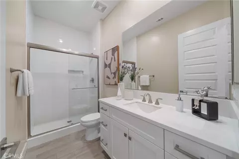 Bath - 157 Scale, Irvine, CA 92618 photo 1 of 2
