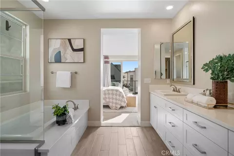 Entry Way - 157 Scale, Irvine, CA 92618 photo 13 of 16