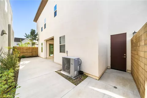 Exterior - 157 Scale, Irvine, CA 92618 photo 12 of 14