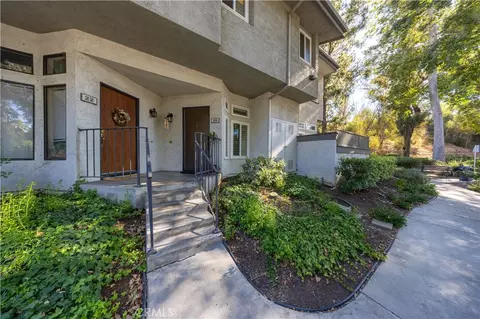 26 Blackbird Ln, Pomona, CA 91766