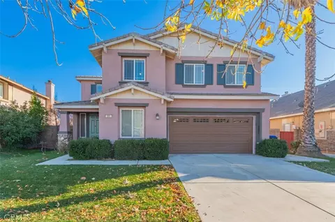 581 Suncup Cir, Hemet, CA 92543