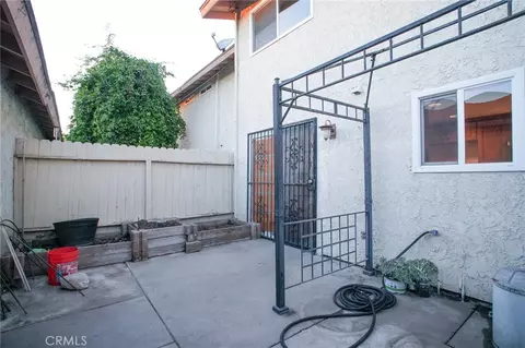 Exterior - 15137 Gundry Ave #F, Paramount, CA 90723 photo 2 of 3