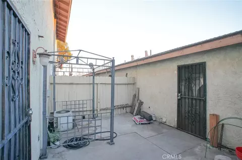 Exterior - 15137 Gundry Ave #F, Paramount, CA 90723 photo 3 of 3