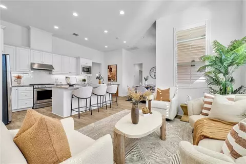 160 Parkwood, Irvine, CA 92620