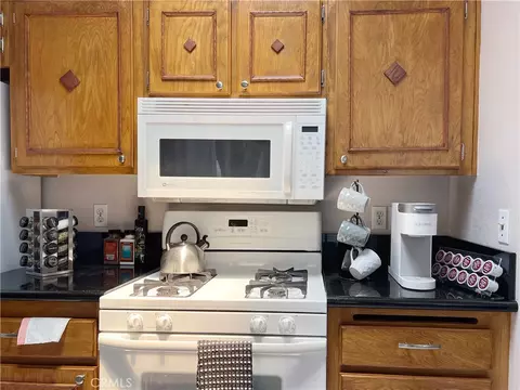 Kitchen - 2727 Eagle Creek Pl, Ontario, CA 91761 photo 2 of 3