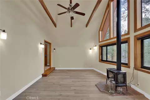 Living - 985 Pheasant, Wrightwood, CA 92397 photo 2 of 4