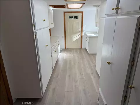 Entry Way - 985 Pheasant, Wrightwood, CA 92397 photo 3 of 7