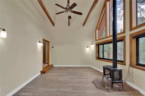 Living - 985 Pheasant, Wrightwood, CA 92397 photo 2 of 4