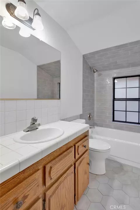 Bath - 985 Pheasant, Wrightwood, CA 92397 photo 6 of 6