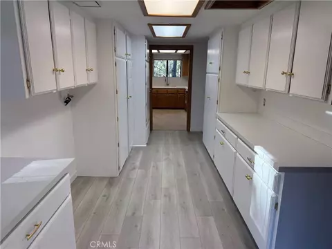 Entry Way - 985 Pheasant, Wrightwood, CA 92397 photo 4 of 7
