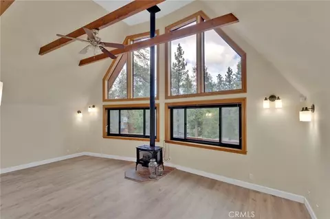 Living - 985 Pheasant, Wrightwood, CA 92397 photo 1 of 4