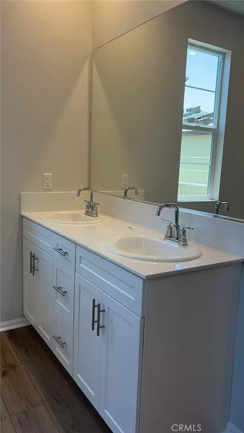 Bath - 40718 Melrose Dr, Temecula, CA 92591 photo 2 of 3