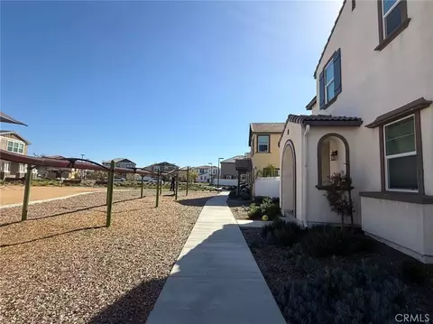 Exterior - 40718 Melrose Dr, Temecula, CA 92591 photo 7 of 10
