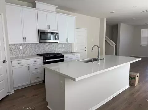 Kitchen - 40718 Melrose Dr, Temecula, CA 92591 photo 2 of 3
