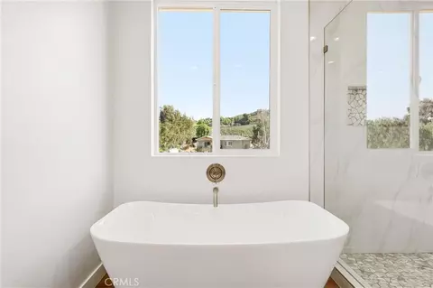 Bath - 1969 Lyon Ave, Riverside, CA 92503 photo 3 of 8