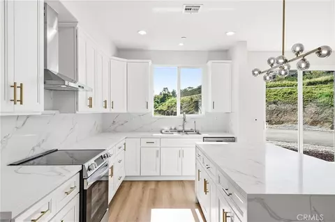 Kitchen - 1969 Lyon Ave, Riverside, CA 92503 photo 4 of 5
