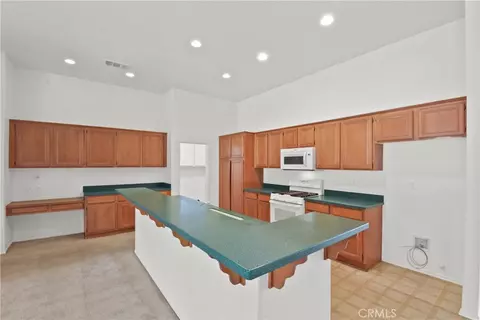 Kitchen - 8910 Newcastle, Hesperia, CA 92344 photo 1 of 3