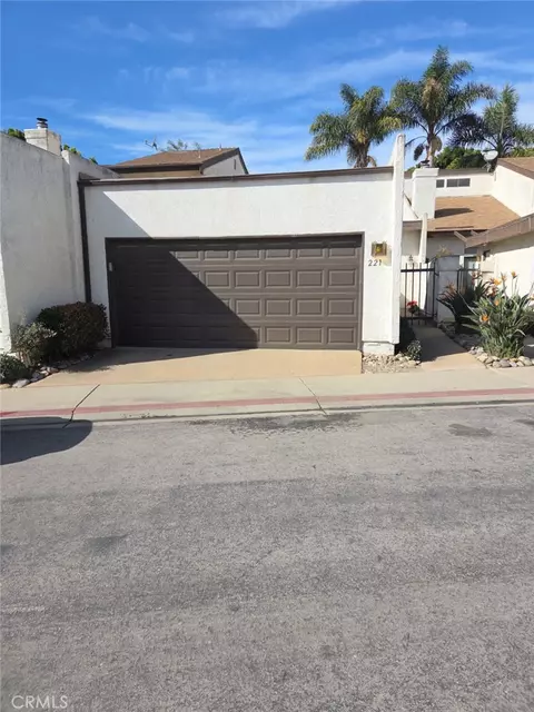 221 Marquis Pl, Santa Maria, CA 93454