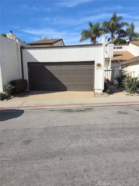 221 Marquis Pl, Santa Maria, CA 93454