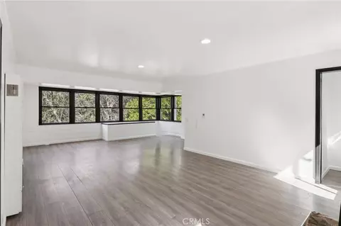 Living - 532 Sunset, Crestline, CA 92325 photo 10 of 11