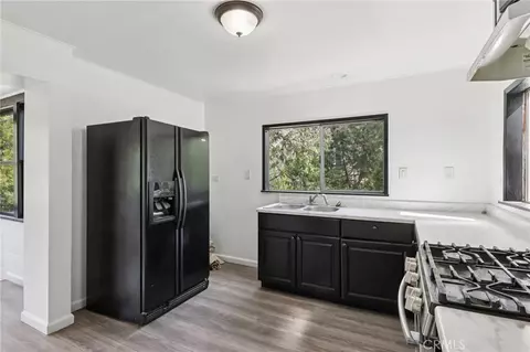 Kitchen - 532 Sunset, Crestline, CA 92325 photo 3 of 3
