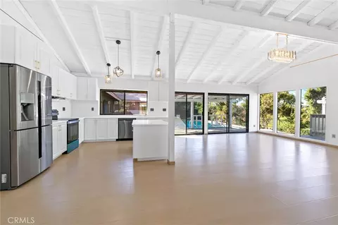 27411 Santa Fe St, Hemet, CA 92543