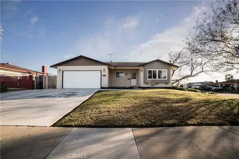 5555 Caroline St, Montclair, CA 91763