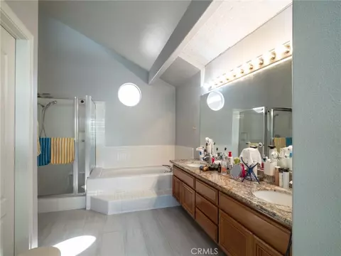 Bath - 1661 Danbrook Pl, Upland, CA 91784 photo 2 of 3