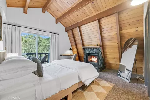 Bedroom - 32794 Cougar Ln, Arrowbear, CA 92382 photo 2 of 7