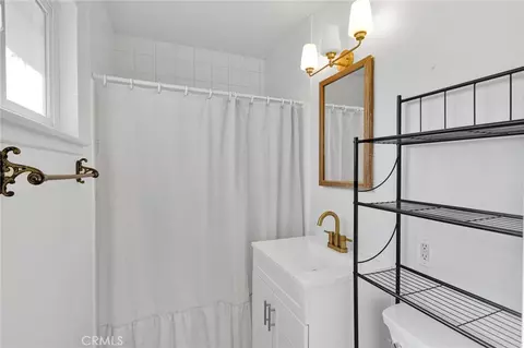 Bath - 16020 Lime, Hesperia, CA 92345 photo 2 of 3