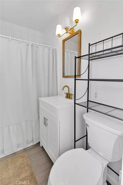 Bath - 16020 Lime, Hesperia, CA 92345 photo 3 of 3