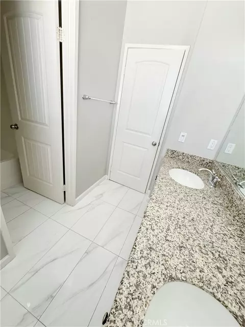 Bath - 30822 Sail, Menifee, CA 92584 photo 2 of 5