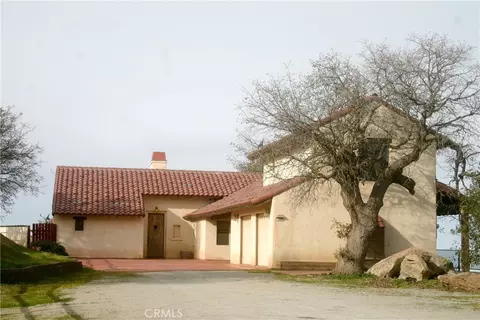 Exterior - 30721 Condor Pl, Tehachapi, CA 93561 photo 2 of 6
