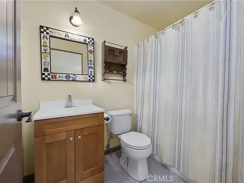 Bath - 30721 Condor Pl, Tehachapi, CA 93561 photo 5 of 5