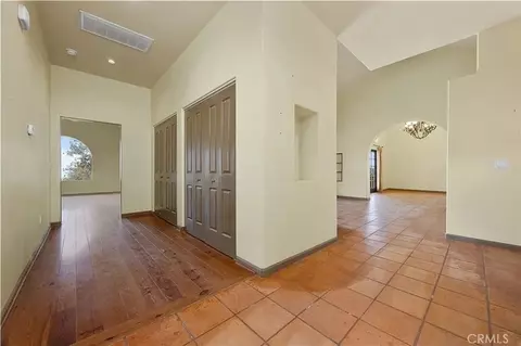 Entry Way - 30721 Condor Pl, Tehachapi, CA 93561 photo 2 of 2