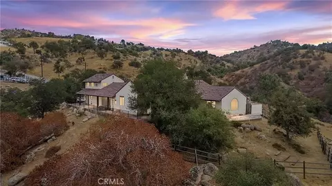 30721 Condor Pl, Tehachapi, CA 93561