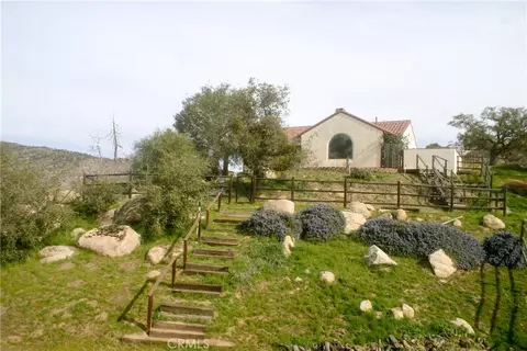 Exterior - 30721 Condor Pl, Tehachapi, CA 93561 photo 5 of 6