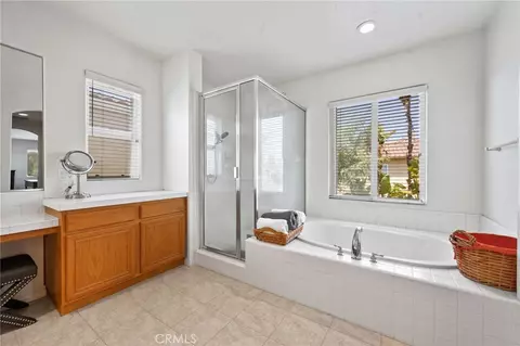 Bath - 9 Preston, Irvine, CA 92618 photo 5 of 8