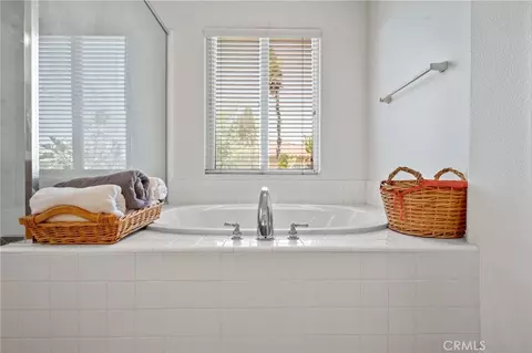 Bath - 9 Preston, Irvine, CA 92618 photo 7 of 8