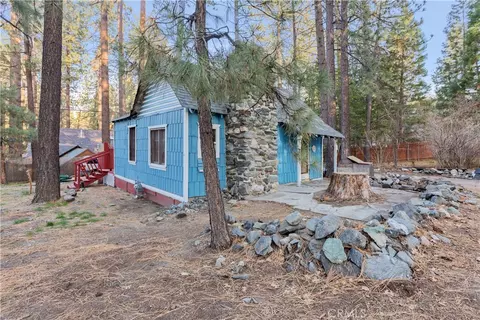 Exterior - 1376 Irene, Wrightwood, CA 92397 photo 2 of 9