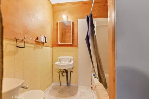 Bath - 1376 Irene, Wrightwood, CA 92397 photo 1 of 1