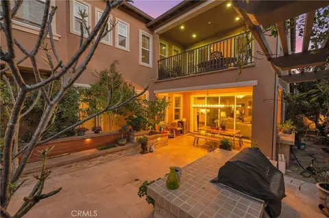 220 Barnes Rd, Tustin, CA 92782