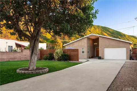 212 E Barnett St, Ventura, CA 93001